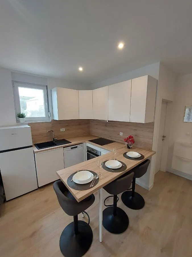 Apartments Amare Kali 0*,